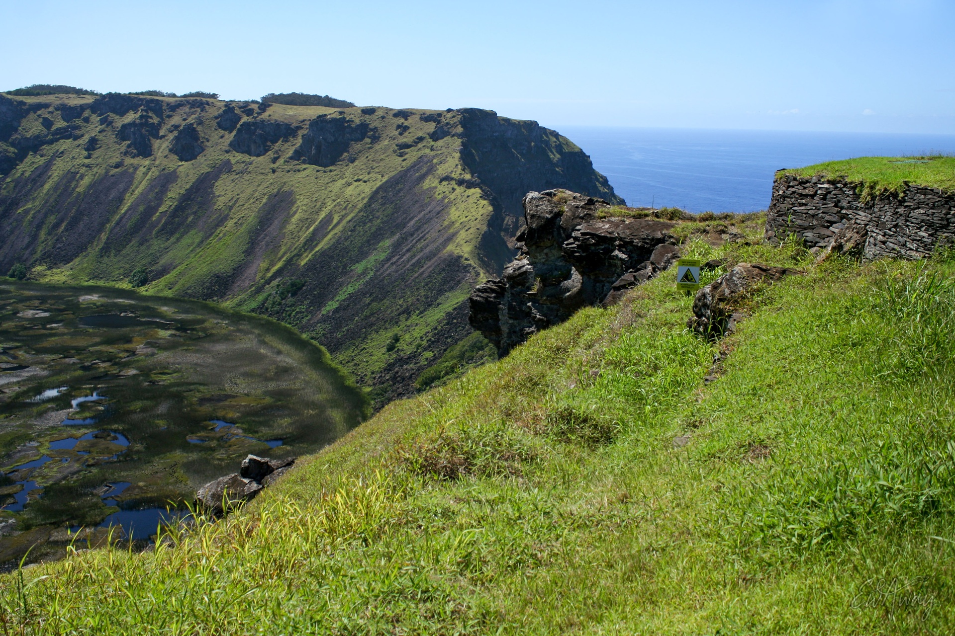 Wyspa Wielkanocna co zobaczyć - krater wulkanu