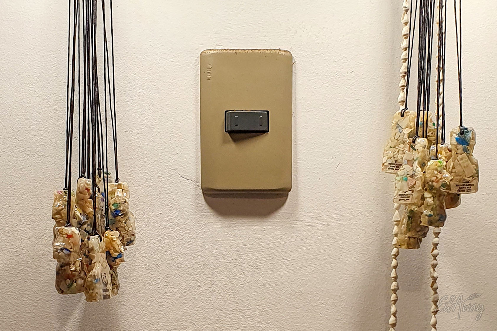 Wyspa Wielkanocna co zobaczyć - Moai z recyklingu